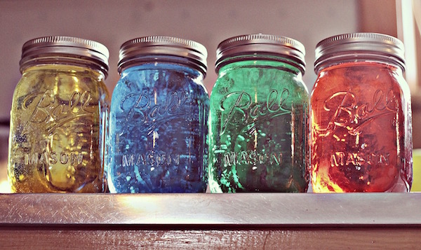 4 jarras com gel aromatizador