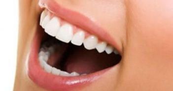 Como fazer enxágue bucal caseiro e natural