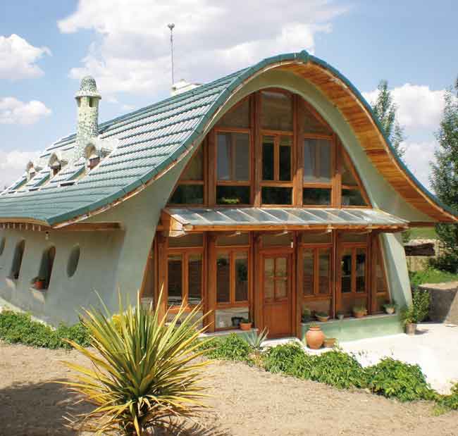 casa feita com superadobe