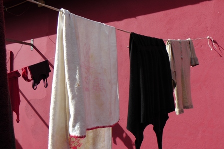 roupas secando ao sol
