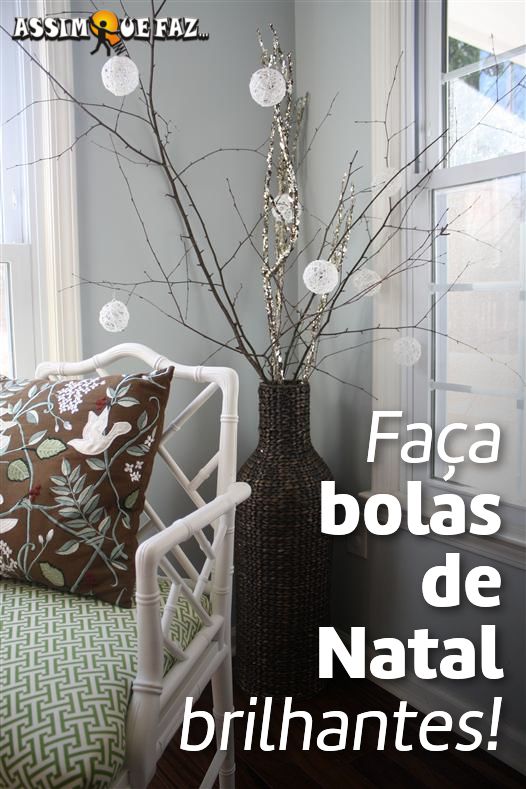 arvore de natal rustica com bolas de corda brilhante