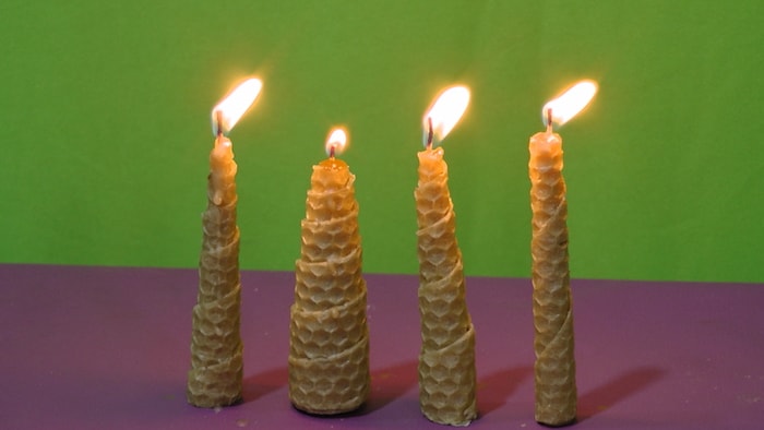 velas de cera de abelha de formato gradual