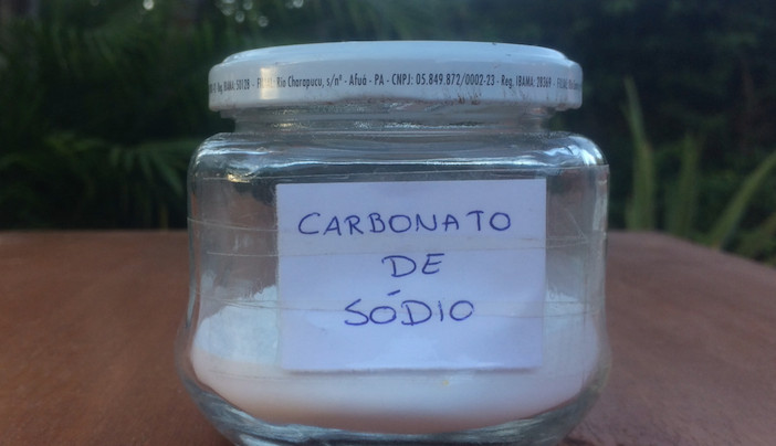 frasco de carbonato de sódio