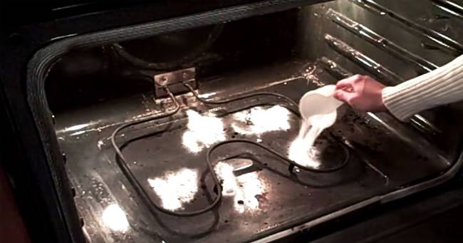 limpar forno com bicarbonato de sódio 