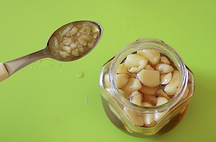 Coma alho e mel com estÃ´mago vazio e veja o que vai acontecer ao seu corpo depois de 7 dias