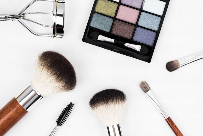 Como limpar ferramentas de maquiagem e de beleza