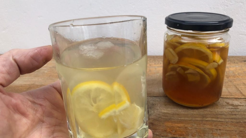 A FAMOSA MISTURA que Milhares de pessoas estão fazendo para aumentar a DEFESA DO CORPO mistura para gripes resfriados tosse